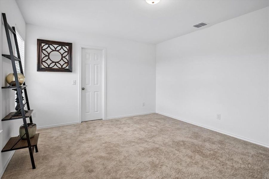 Spacious, unfurnished interior of a new home in Whitewing Trails, Princeton (Image 32).