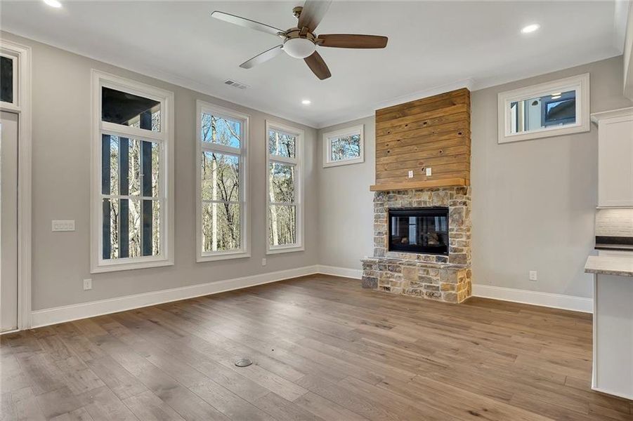 Spacious, unfurnished interior of a new home in , Jasper (Image 32).
