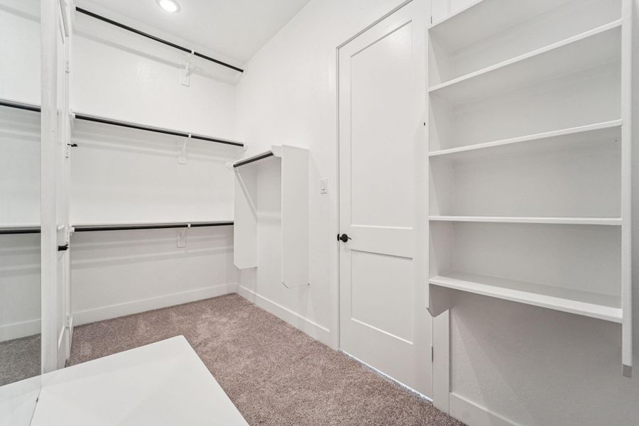 Image 48 of a home in Kresston.