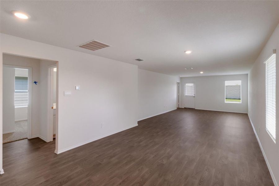 Spacious, unfurnished interior of a new home in Watermill, Uhland (Image 8).