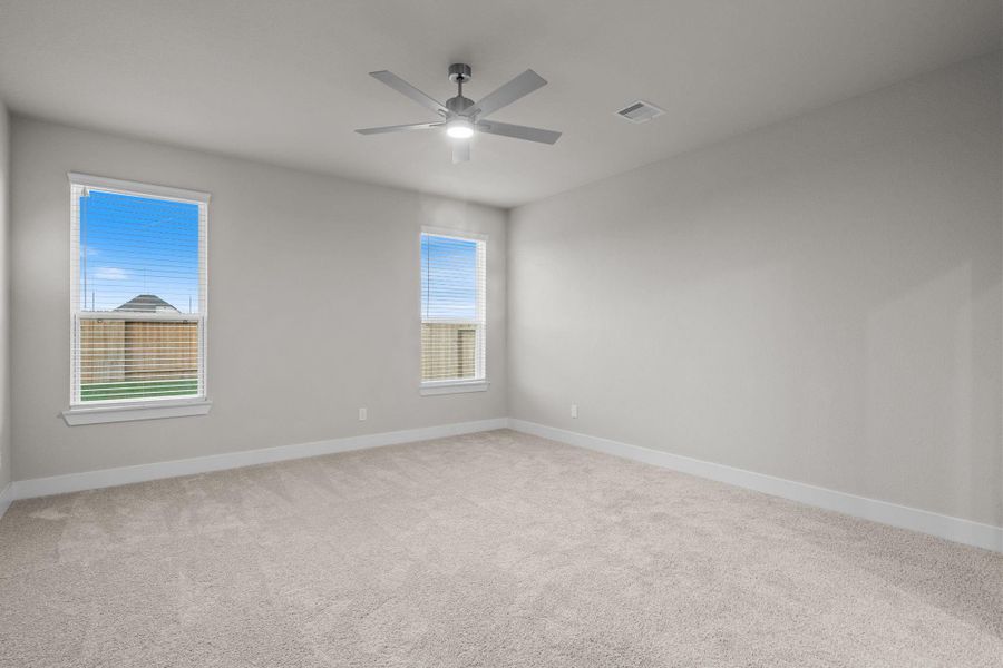 Spacious, unfurnished interior of a new home in Briarwood Crossing, Rosenberg (Image 27).