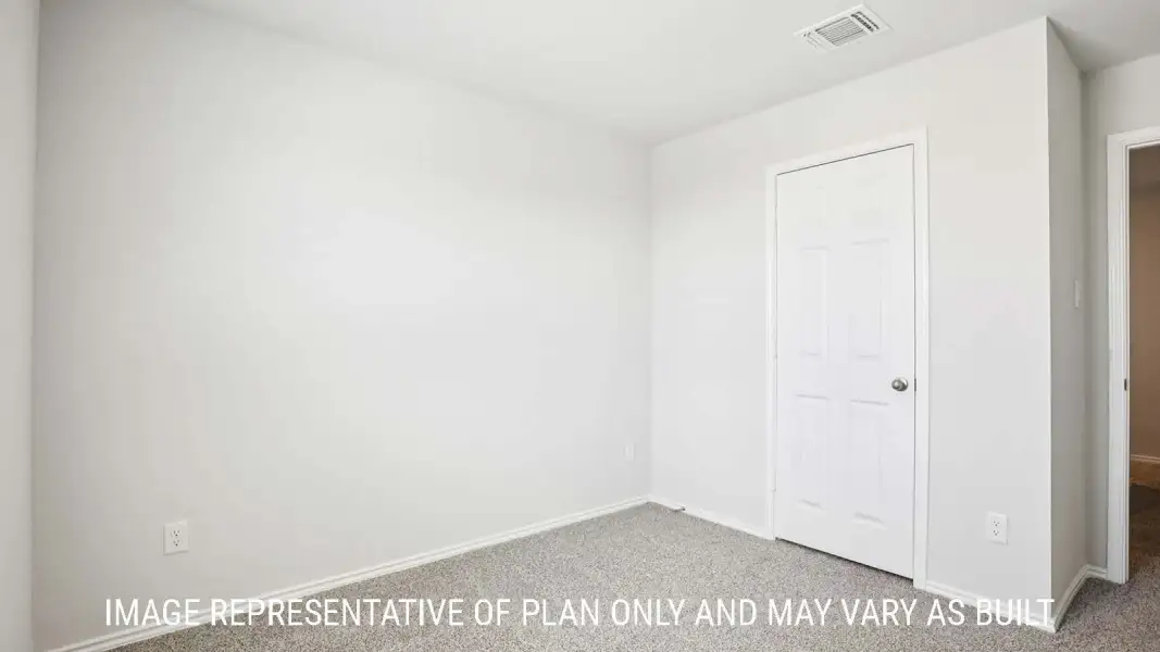 Spacious, unfurnished interior of a new home in Reynolds Crossing, Killeen (Image 23).