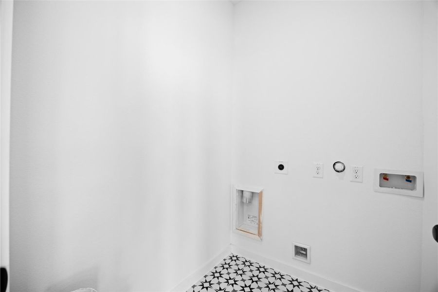 Spacious, unfurnished interior of a new home in , Manvel (Image 17).