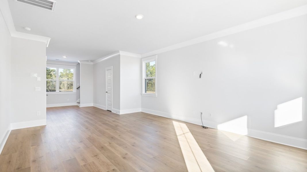Spacious, unfurnished interior of a new home in Sherwood Manor, Atlanta (Image 11).
