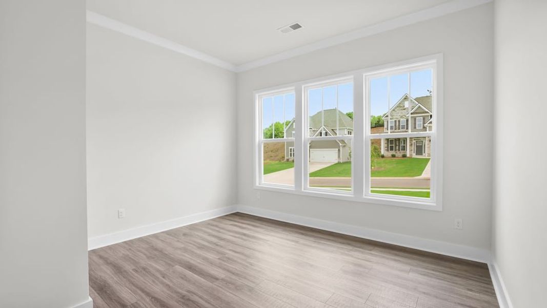 Spacious, unfurnished interior of a new home in Sunset Summits, Spartanburg (Image 18).