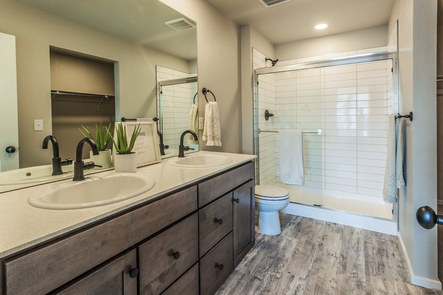Furnished interior view inside a new home in Trailside, Timnath (Image 35).