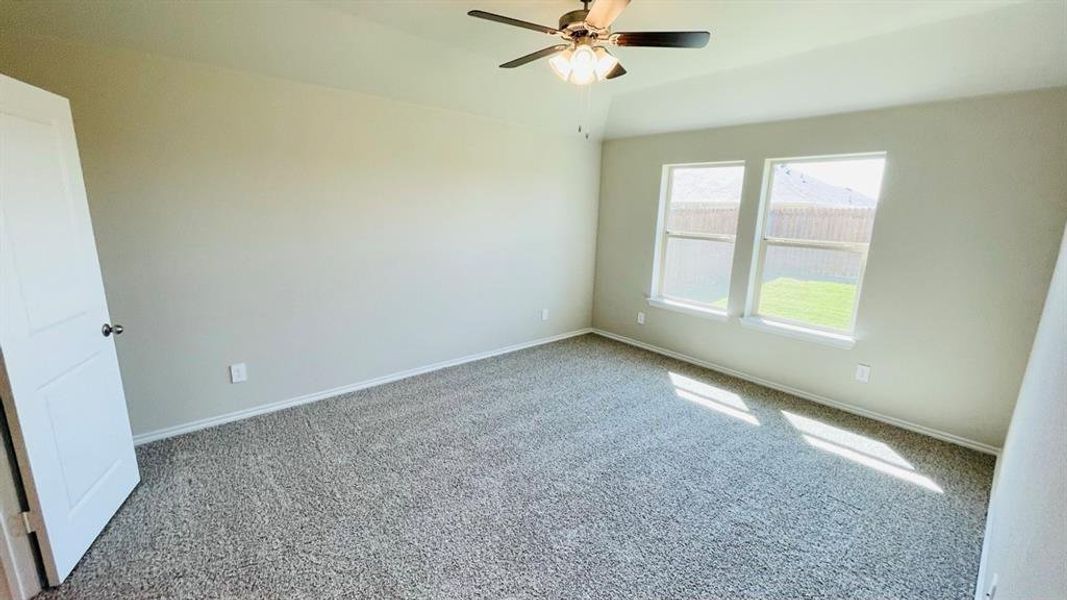 Spacious, unfurnished interior of a new home in Sunnycreek, Fort Worth (Image 13). Spacious, unfurnished interior of a new home in Sunnycreek, Fort Worth (Image 13).