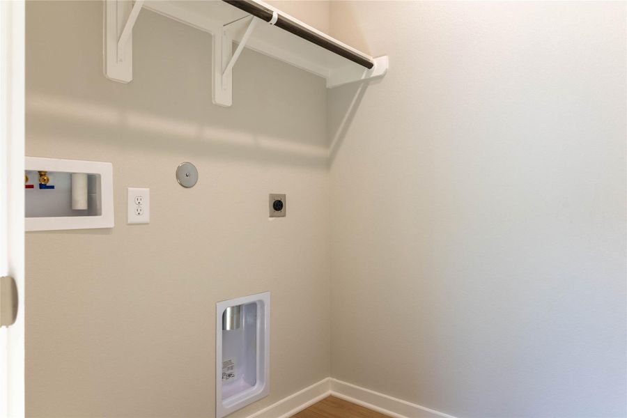 Spacious, unfurnished interior of a new home in La Segarra 40', Brookshire (Image 18).