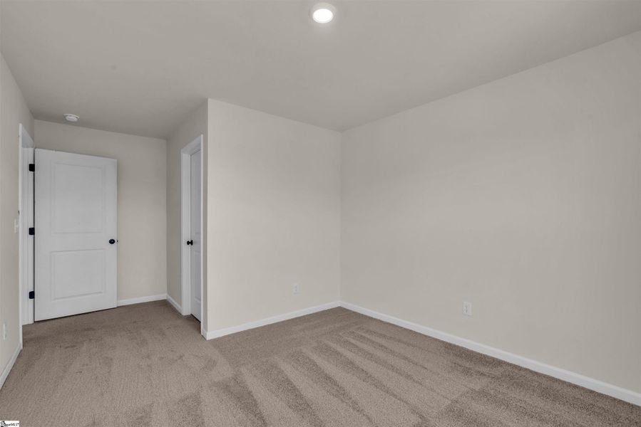 Spacious, unfurnished interior of a new home in Halton Oaks, Spartanburg (Image 24).
