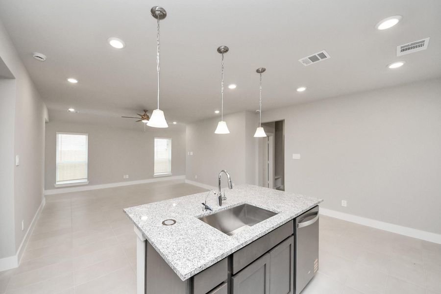 Furnished interior view inside a new home in , Tomball (Image 17).