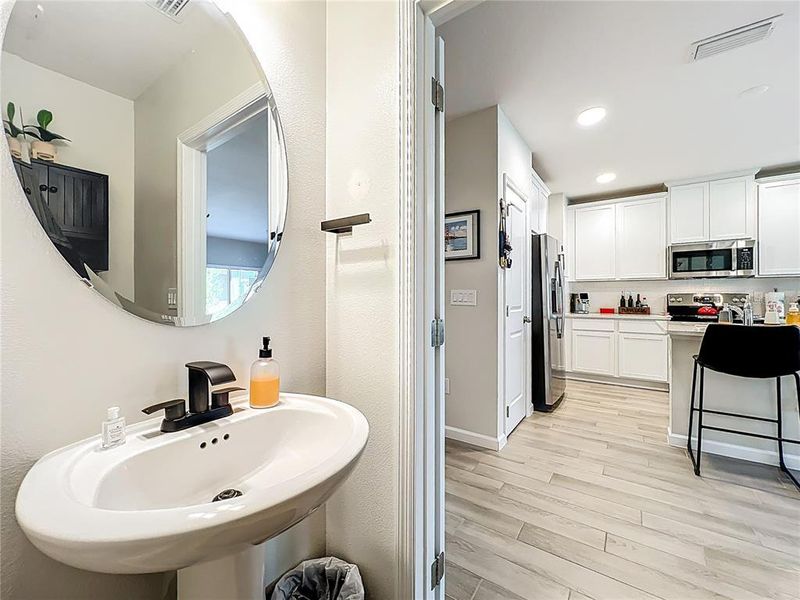 Furnished interior view inside a new home in , Orlando (Image 14).