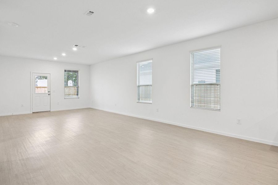 Spacious, unfurnished interior of a new home in Crosby Farms, Crosby (Image 24).