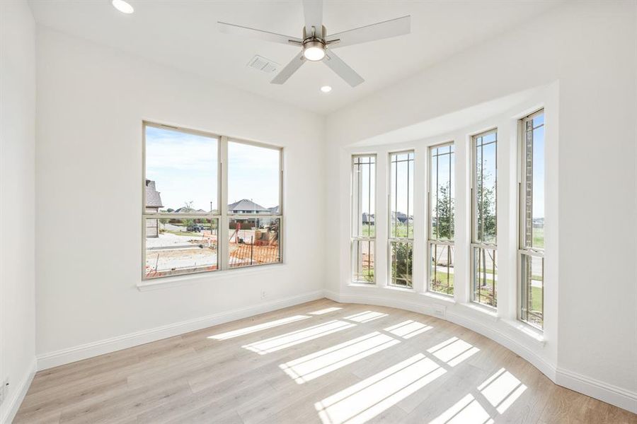 Spacious, unfurnished interior of a new home in Country Lakes, Denton (Image 22). Spacious, unfurnished interior of a new home in Country Lakes, Denton (Image 22).
