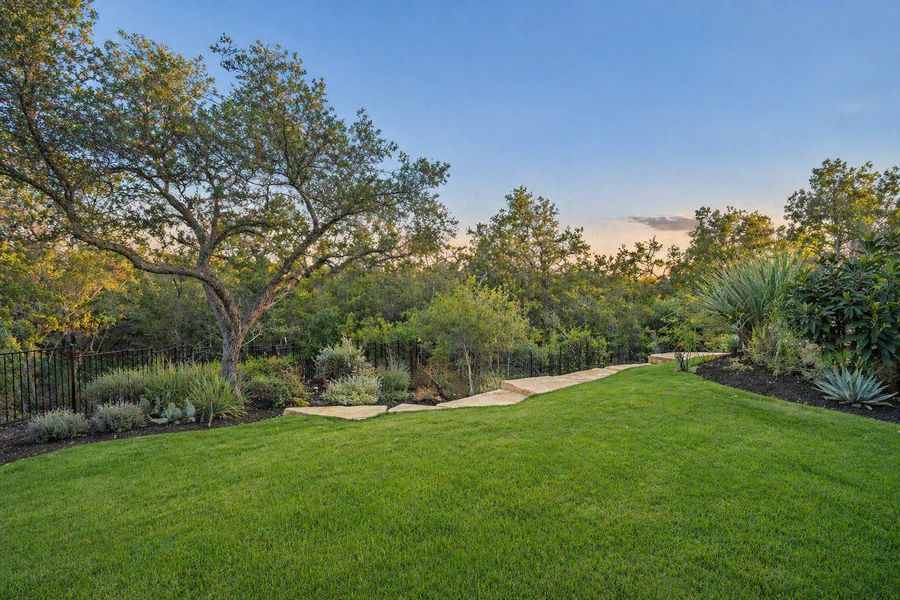 Natural landscape and outdoor views near in Austin (Image 3). Natural landscape and outdoor views near in Austin (Image 3).