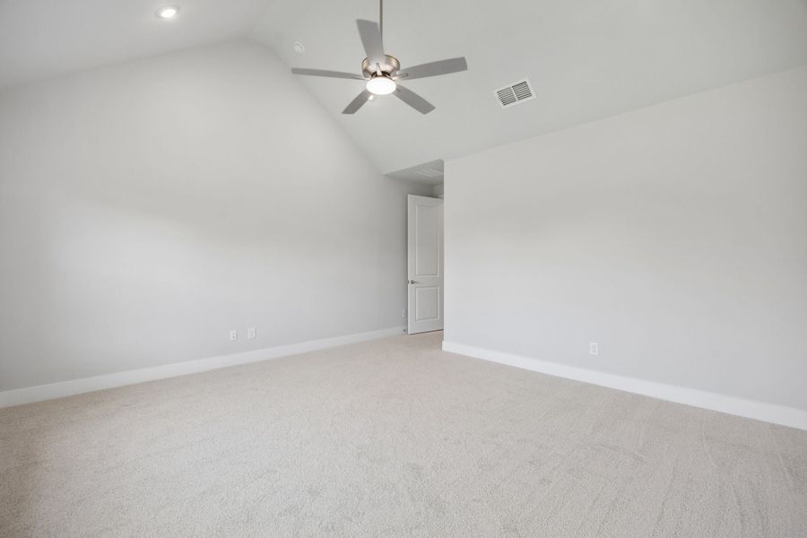 Spacious, unfurnished interior of a new home in Dove Hollow, Waxahachie (Image 19). Spacious, unfurnished interior of a new home in Dove Hollow, Waxahachie (Image 19).