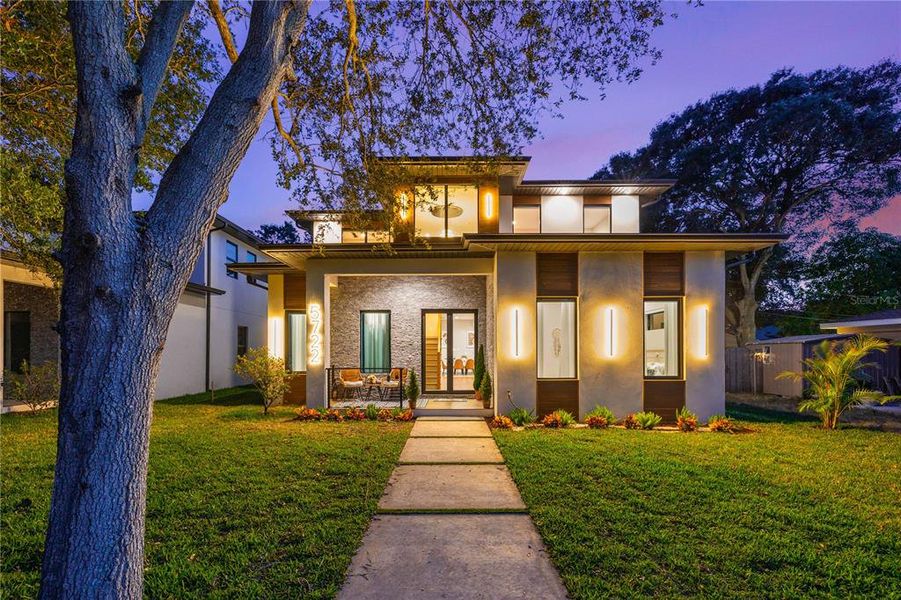 Exterior details and patio area of a home in , Gulfport (Image 24).