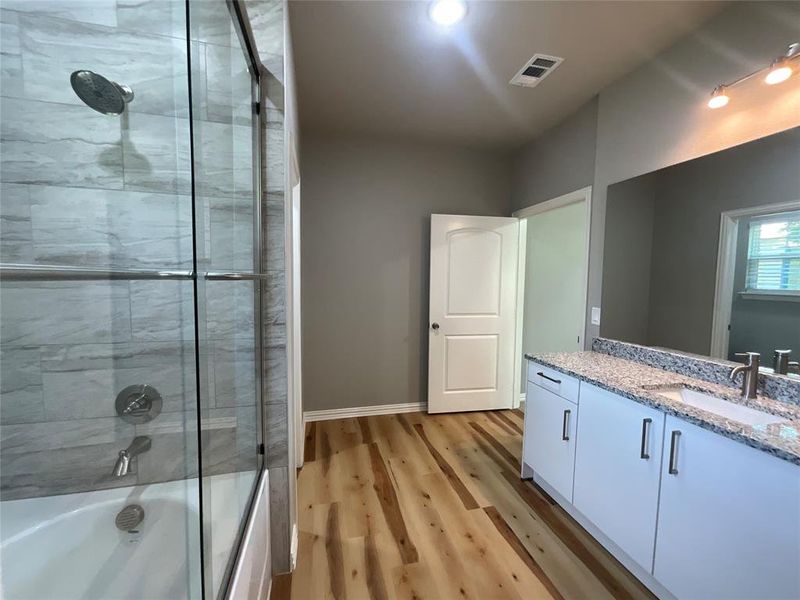 primary bedroom bath