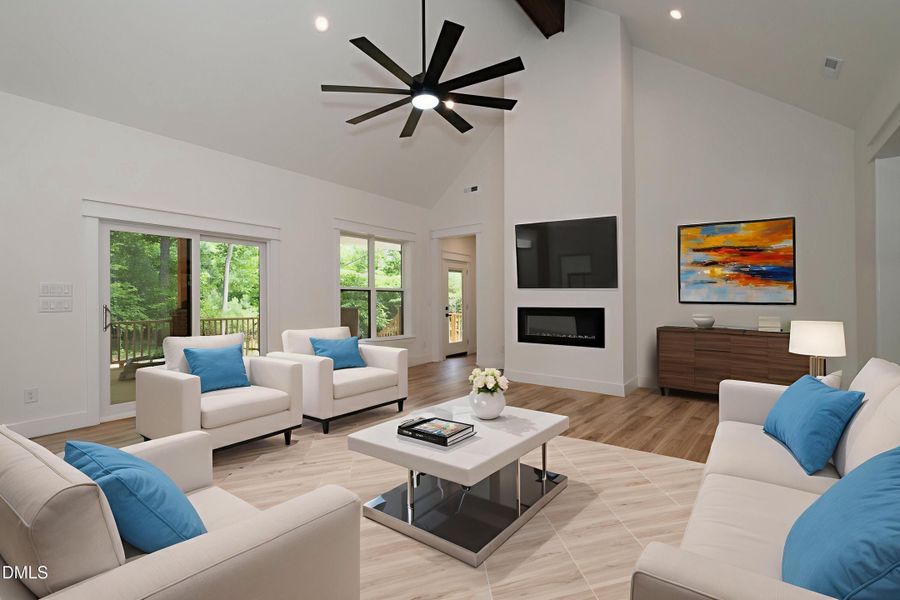 690-45 - Living Room - Standard - 32