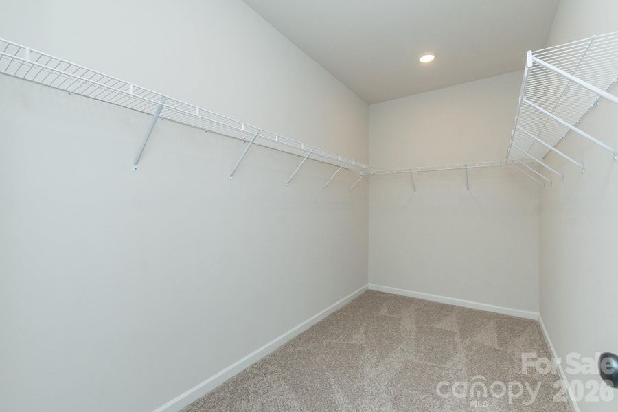 Spacious, unfurnished interior of a new home in Sunset Meadows, Charlotte (Image 21).