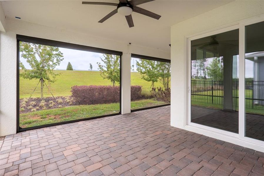Exterior details and patio area of a home in Willow Ridge, Montverde (Image 3).