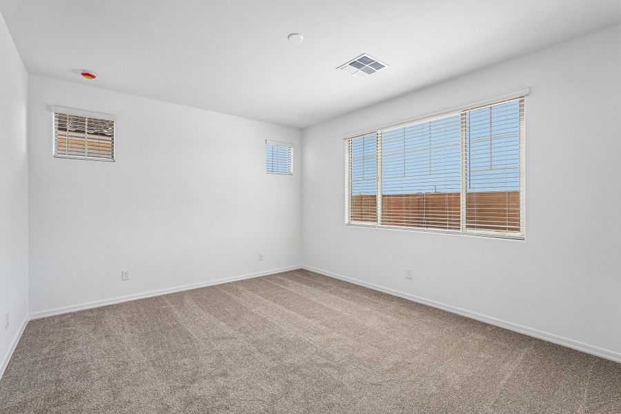 Spacious, unfurnished interior of a new home in Hawes Crossing, Mesa (Image 29).