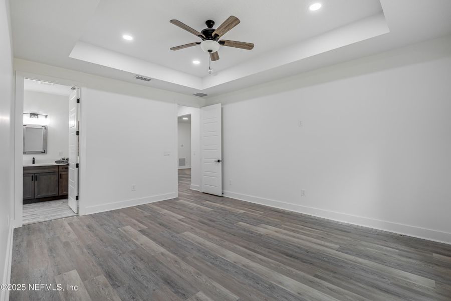 Spacious, unfurnished interior of a new home in , Jacksonville (Image 37).