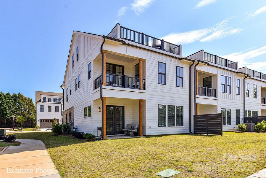 Image 18 of a home in Endhaven Terraces.