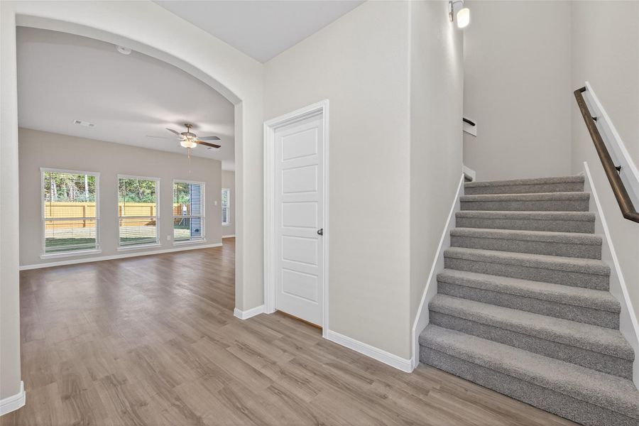 Spacious, unfurnished interior of a new home in Woodland Lakes, Houston (Image 34).
