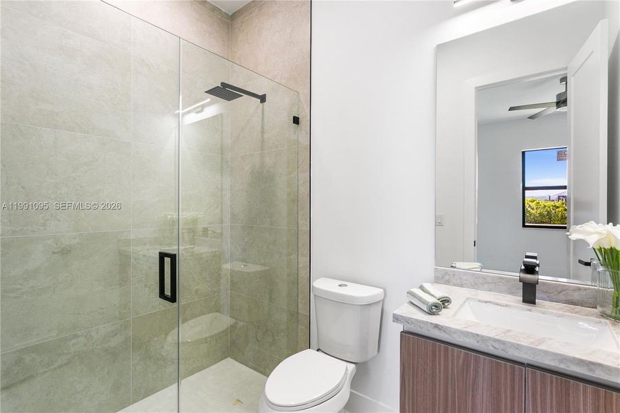 Second En Suite Bath Second En Suite Bath