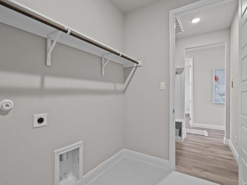 Spacious, unfurnished interior of a new home in Ladera, San Antonio (Image 22).