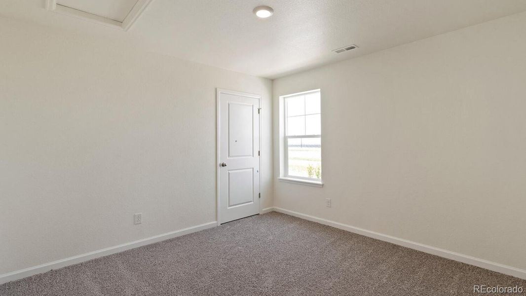 Spacious, unfurnished interior of a new home in Prairie Song, Windsor (Image 17).