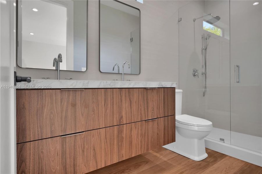 Image 33 of a home in .