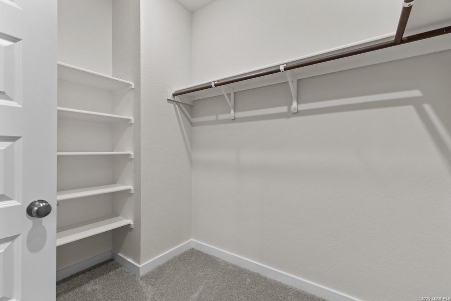 Spacious, unfurnished interior of a new home in Agave, San Antonio (Image 12).