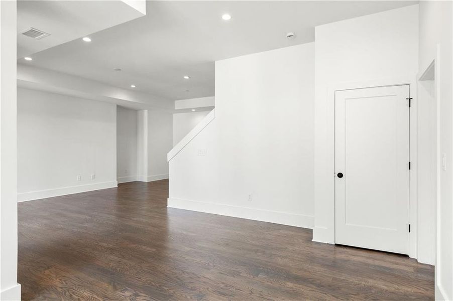 Spacious, unfurnished interior of a new home in , Chattahoochee Hills (Image 25).