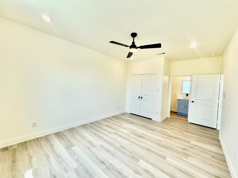 Spacious, unfurnished interior of a new home in , Grand Prairie (Image 21). Spacious, unfurnished interior of a new home in , Grand Prairie (Image 21).