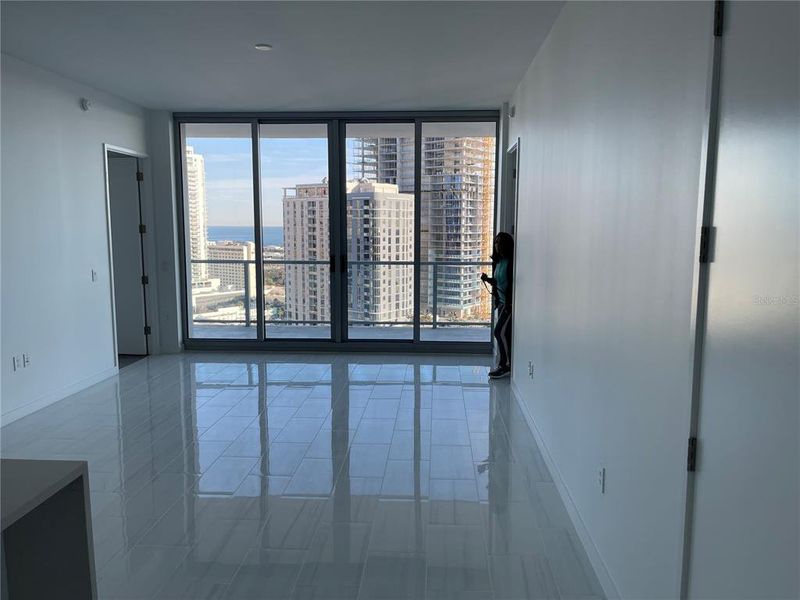 Spacious, unfurnished interior of a new home in , St. Petersburg (Image 14).