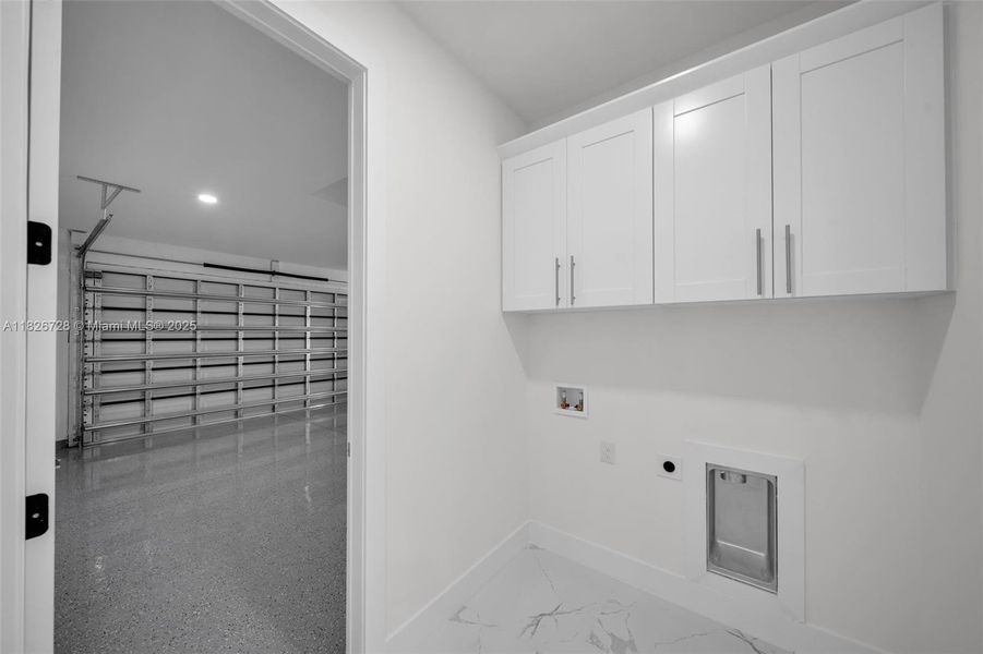 Spacious, unfurnished interior of a new home in , Lehigh Acres (Image 21).