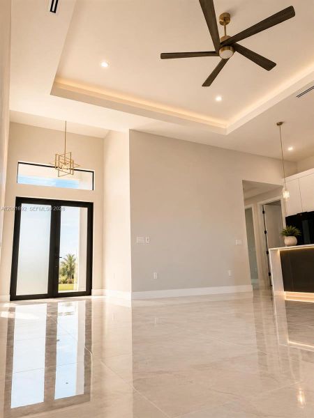 Spacious, unfurnished interior of a new home in , Cape Coral (Image 16).
