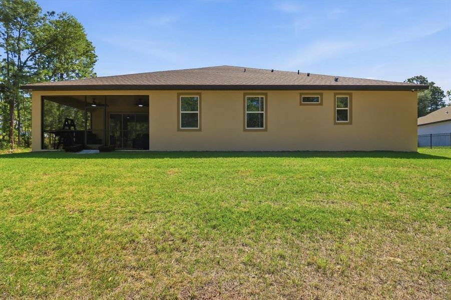 Exterior details and patio area of a home in , Homosassa (Image 31).