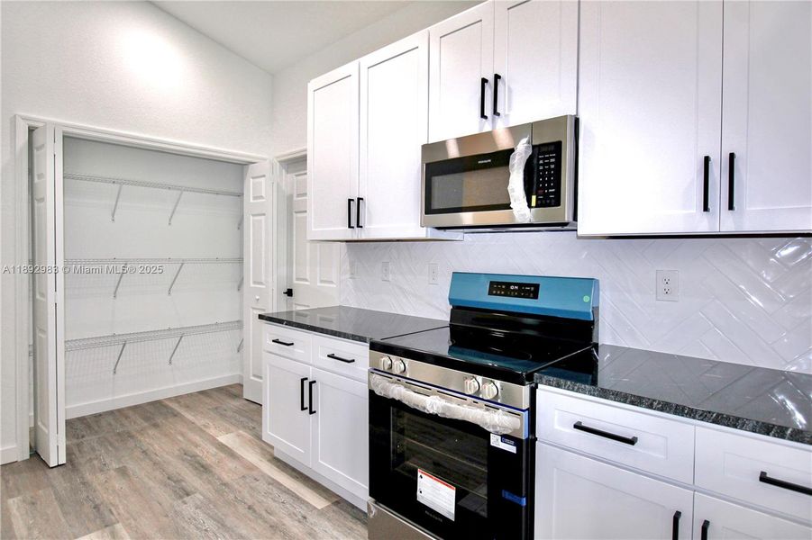 Furnished interior view inside a new home in , Lake Placid (Image 9).