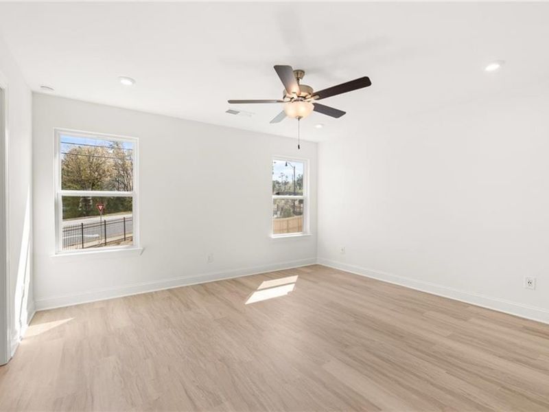 Spacious, unfurnished interior of a new home in The Village at Shallowford, Kennesaw (Image 12).