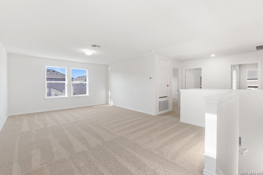 Spacious, unfurnished interior of a new home in Knox Ridge, Converse (Image 25).