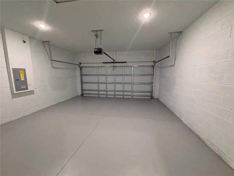 Spacious, unfurnished interior of a new home in , Dunnellon (Image 35). Spacious, unfurnished interior of a new home in , Dunnellon (Image 35).