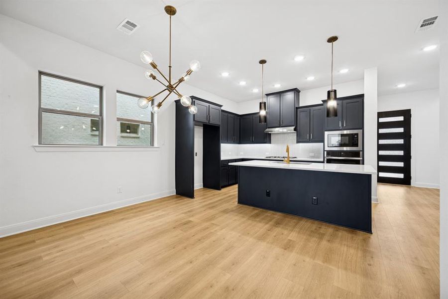 Spacious, unfurnished interior of a new home in Mantua Point Gardens, Van Alstyne (Image 30).