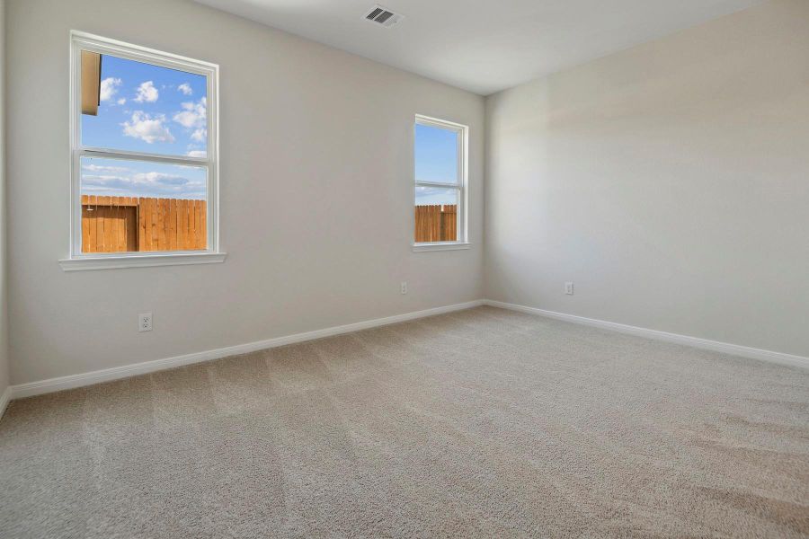 Spacious, unfurnished interior of a new home in Sweetwater Ridge, Conroe (Image 7). Spacious, unfurnished interior of a new home in Sweetwater Ridge, Conroe (Image 7).