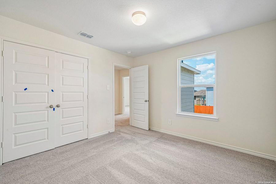 Spacious, unfurnished interior of a new home in Woodside Farms, Seguin (Image 12).