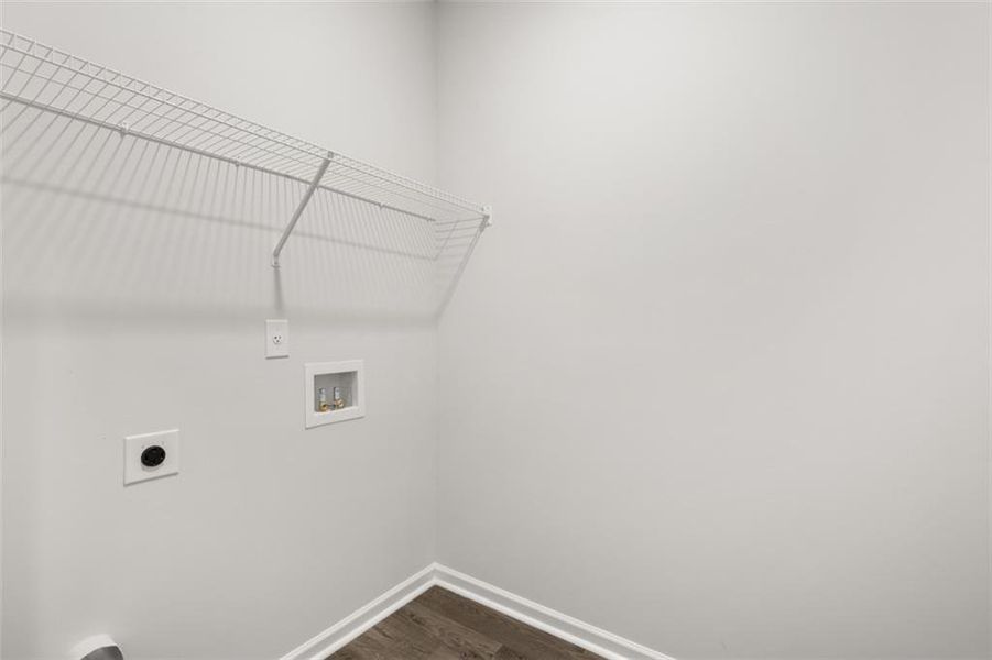 Spacious, unfurnished interior of a new home in Falcon Landing, Gainesville (Image 24).
