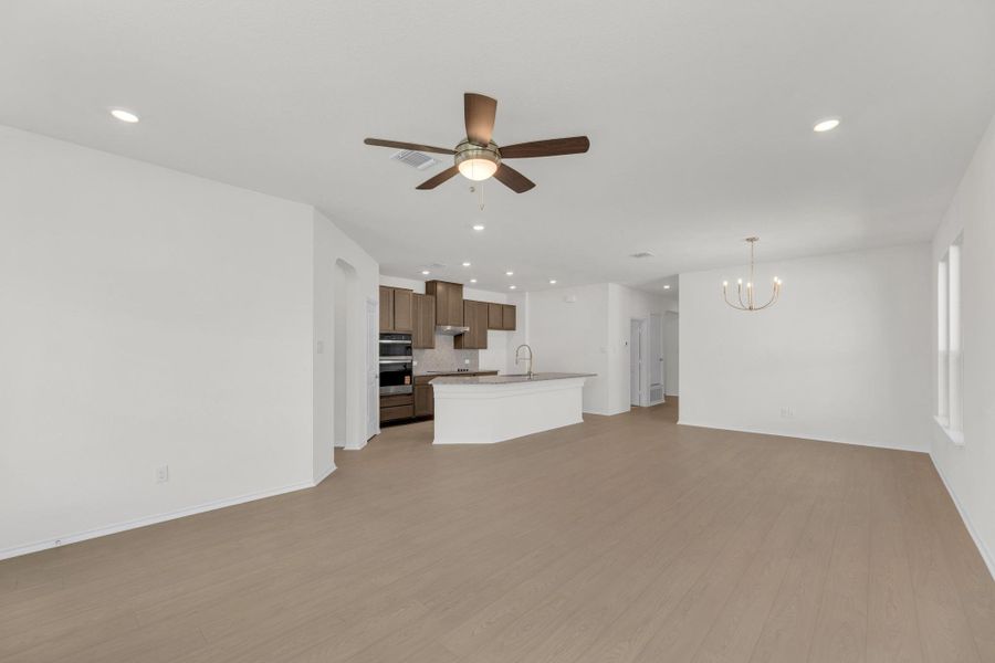 Spacious, unfurnished interior of a new home in Retreat at San Gabriel, Georgetown (Image 19).