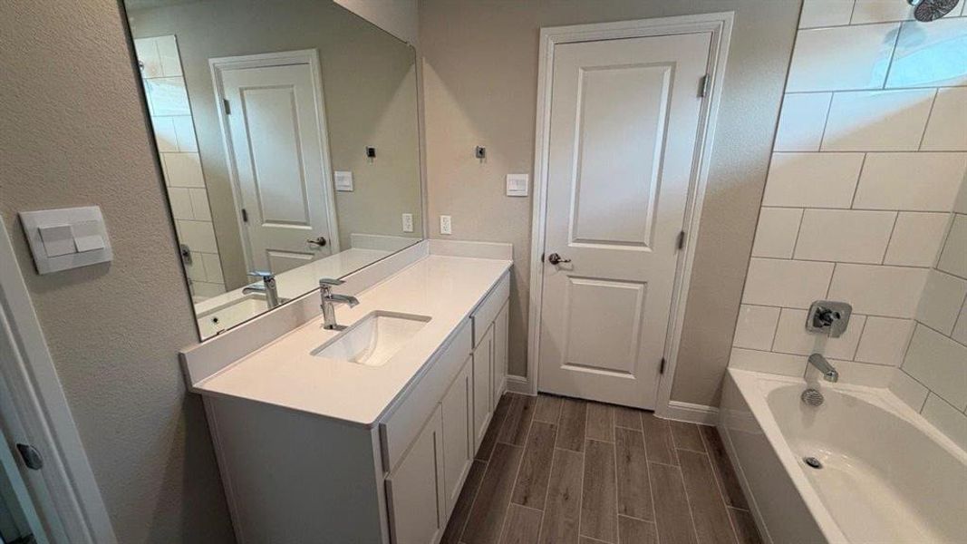 Furnished interior view inside a new home in Shannon Creek, Burleson (Image 10).