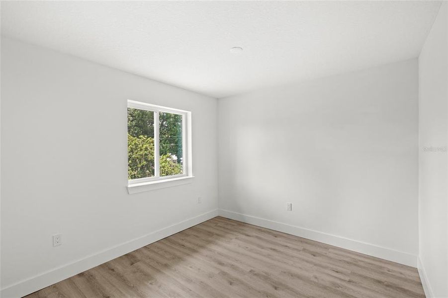 Spacious, unfurnished interior of a new home in , Winter Garden (Image 36).